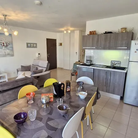 - Avec Balcon - Confort Et Detente Garantis ! * Royan